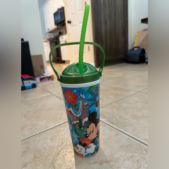 Disney Typhoon Lagoon Reusable Drink Cup Tumbler with straw - Picture 3 of 9